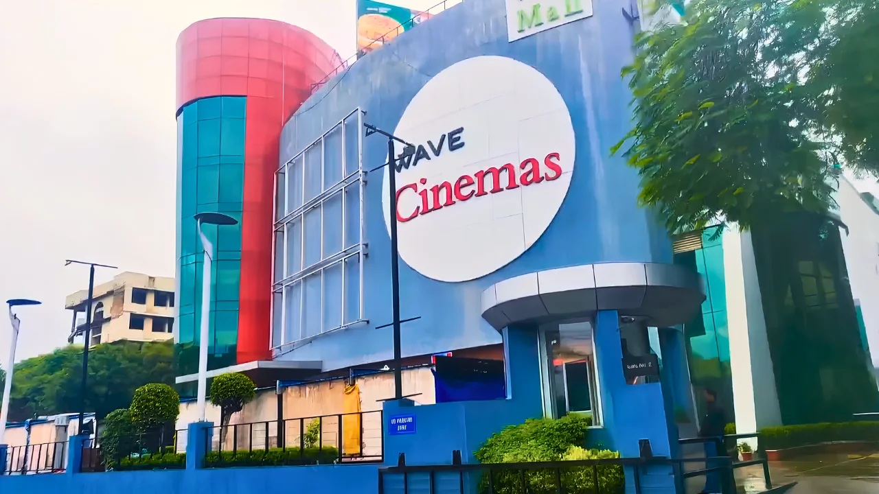 wave cinema mall lucknow