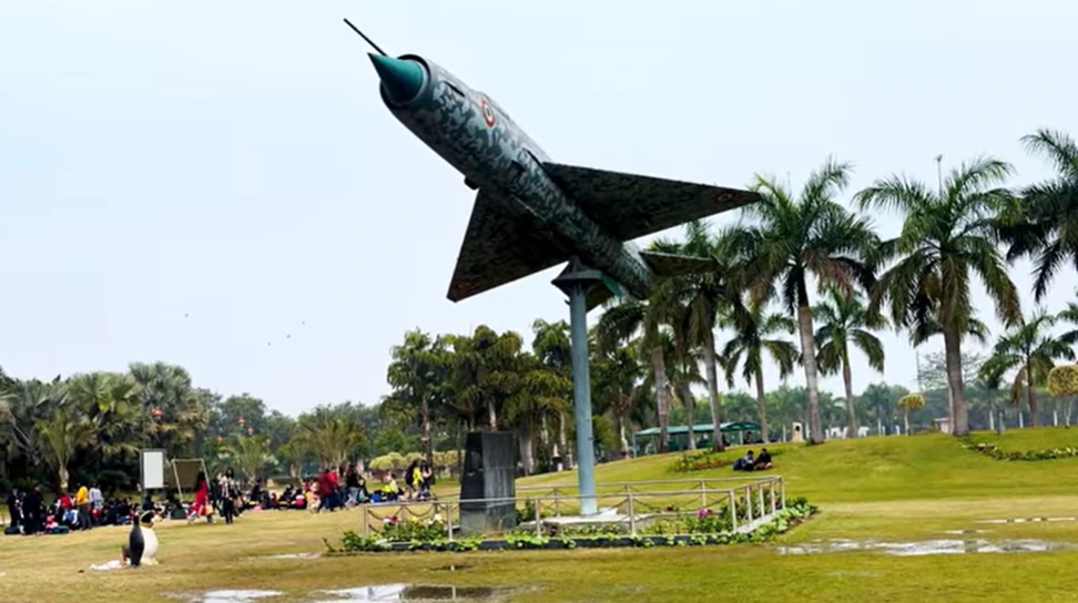 mig-21 bharaliya ladaku vimaan in janeshwar mishra park
