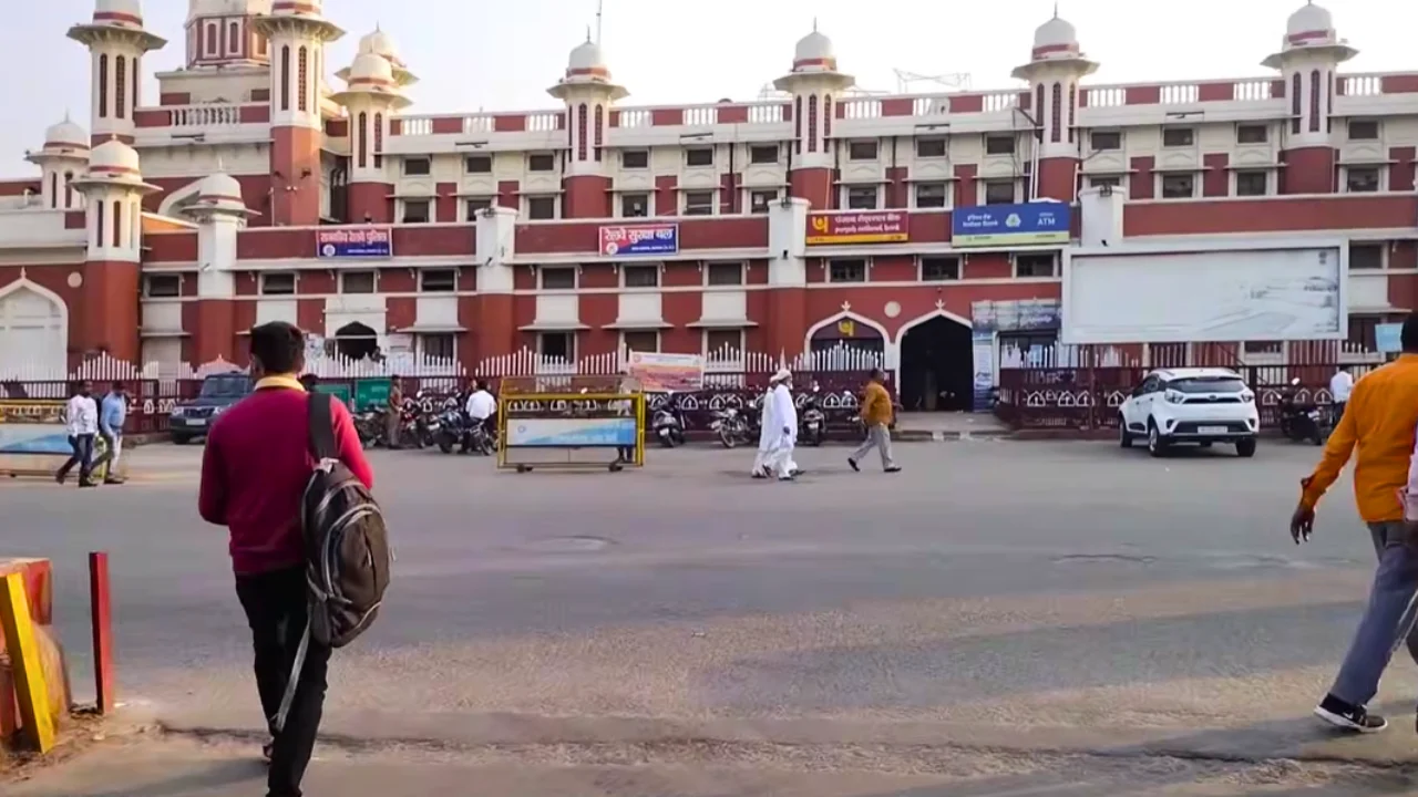 charbagh railway front view